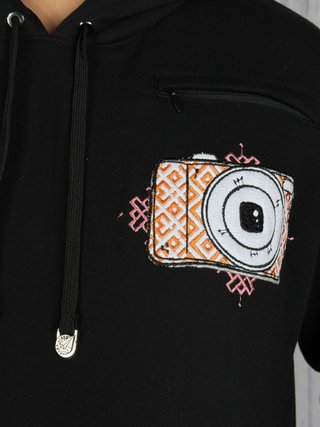 Sudadera Negra con Mapa Mundial Azul