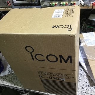 ICOM IC-910H VHF/UHF/SHF Transceptor