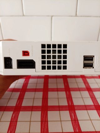 Nintendo Wii con cavi e scheda 1GB