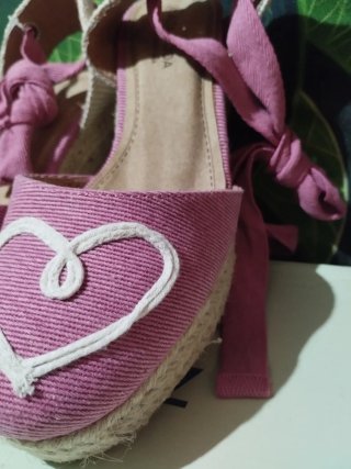 Cuñas ALTA MODA rosas sin estrenar T.36