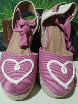 Cuñas ALTA MODA rosas sin estrenar T.36