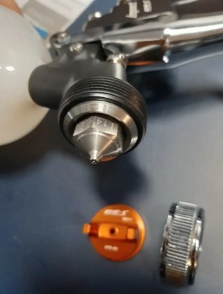 PISTOLA DE PINTAR PROFESIONAL IWATA CON REGULADOR