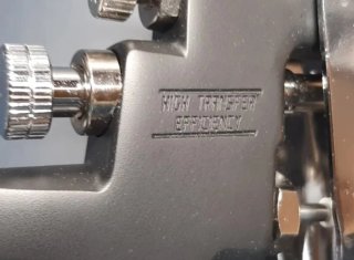 PISTOLA DE PINTAR PROFESIONAL IWATA CON REGULADOR