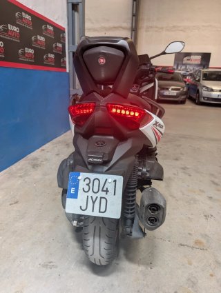 Yamaha XMAX 400 Maxi Scooter