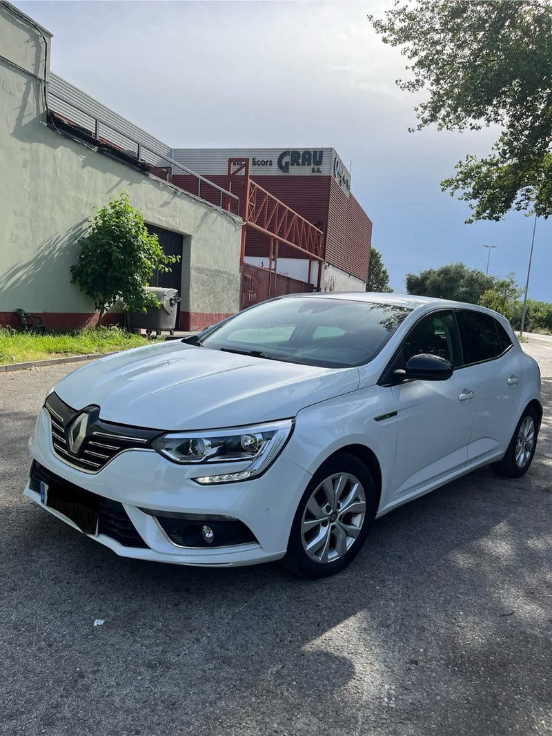 Renault Megane 2019 - foto 1