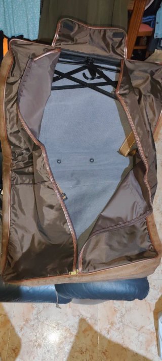 Maleta porta trajes marrón