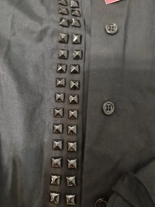 Camisa Burberry Negra Talla 42 pero es pequeña