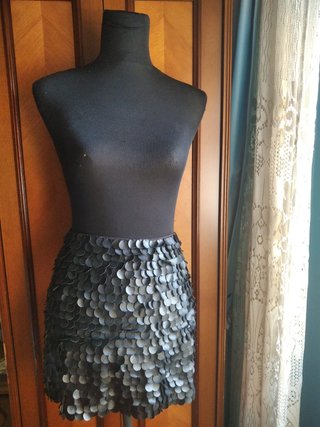 Falda lentejuelas negra + regalo