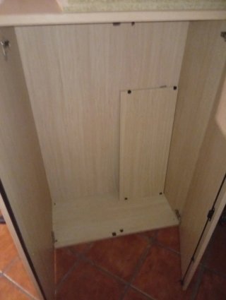 Armario zapatero de madera beige