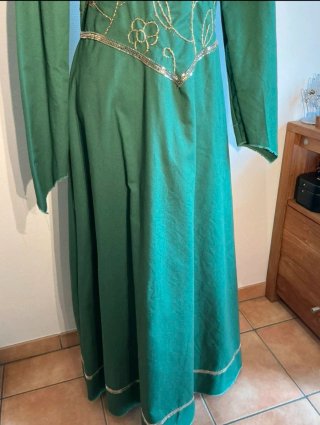 Vestido Medieval Verde Bordado
