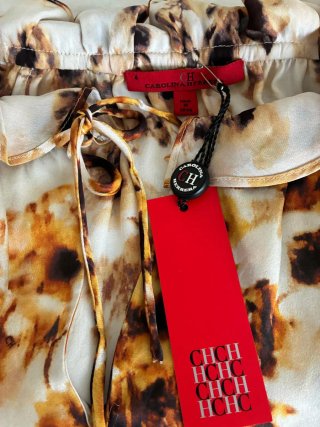 Blusa Carolina Herrera Estampada Beige y Marrón