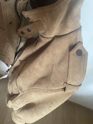 Cazadora efecto suede Bershka Talla M