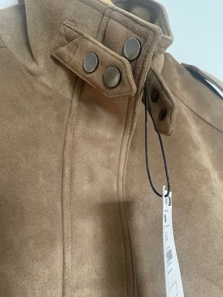 Cazadora efecto suede Bershka Talla M