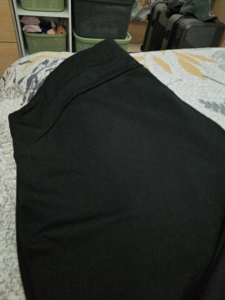 Mallas gimnasio mujer negras talla 4XL en uso.