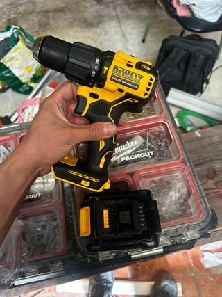 2 Taladros DeWalt 18V XR con 2 Baterías 4Ah