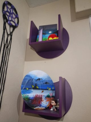 Estanterías decorativas moradas