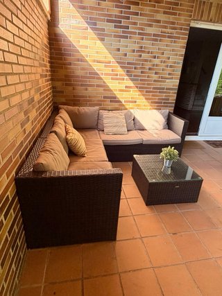 Sofá esquinero exterior mimbre y cristal