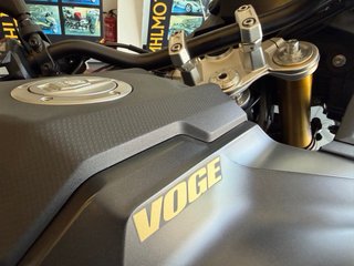 VOGE 900 DSX BLACK NIGHT