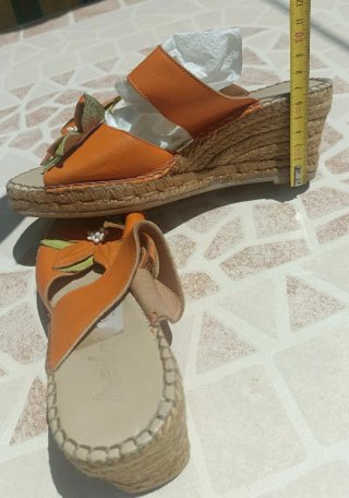 Sandalias cuña de yute Aedo flor naranja y verde
