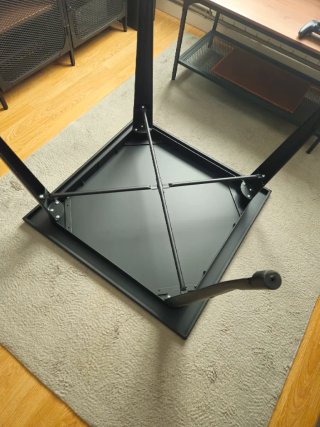 Mesa de comedor estilo industrial
