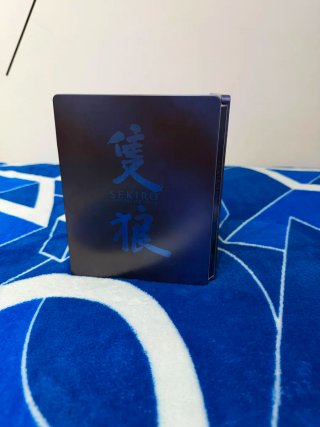 Sekiro PS4 + Steelbook + Guía