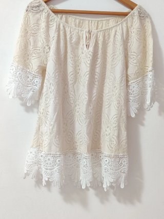 Top  spalle scoperte donna, panna  pizzo bianco