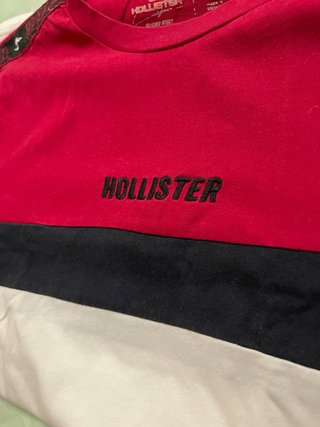 Camiseta Hollister Roja y Blanca