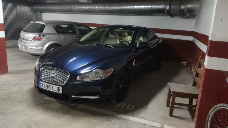 Jaguar XF 2010 - foto 1