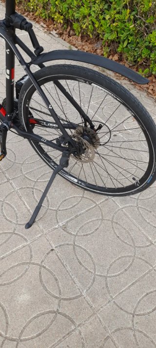 Bicicleta Híbrida Negra