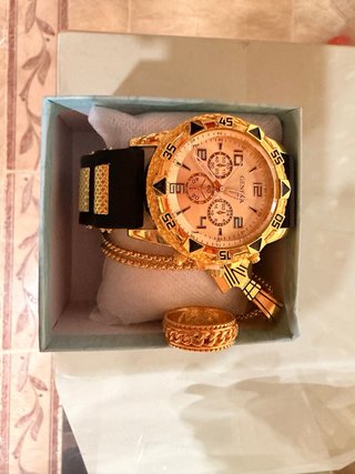 Reloj GENFAA Dorado y Negro