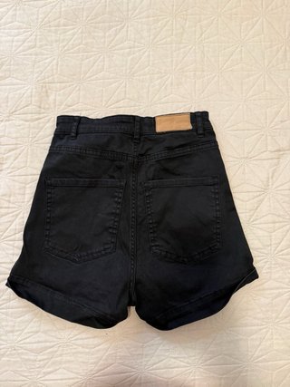Pantalón corto negro Pull&Bear Talla XS