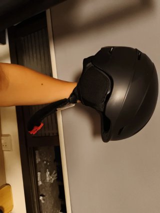 Casco Negro Ski y Bicicleta