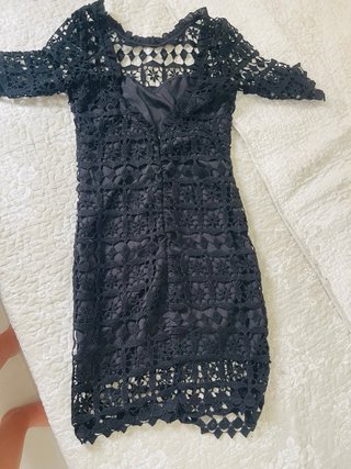 Vestido negro elegante encaje