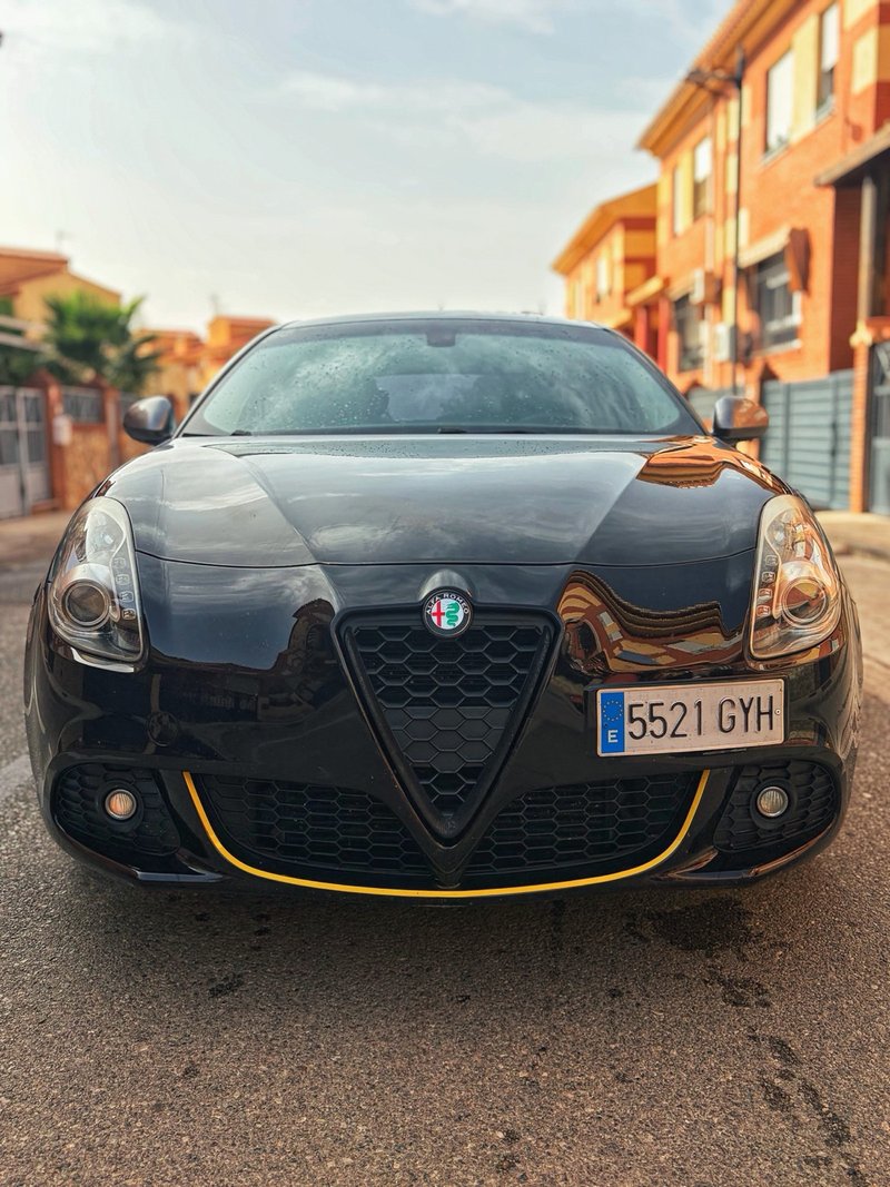 Alfa Romeo Giulietta 2011 - foto 1