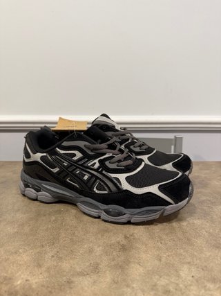 Asics Gel NYC Negro Gris