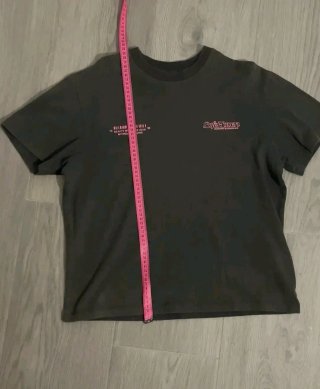 Camiseta Bershka Talla XS Flores Gráficas