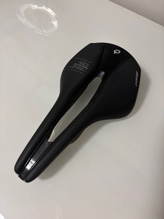 Sillin bici Prologo Nago R4 PAS Tirox 137mm Negro