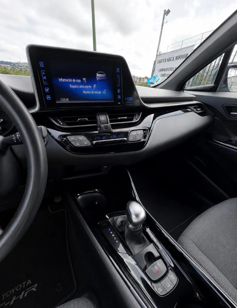 Toyota C-HR 2018, foto 10