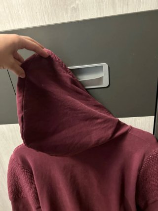 Sudadera con cremallera y capucha