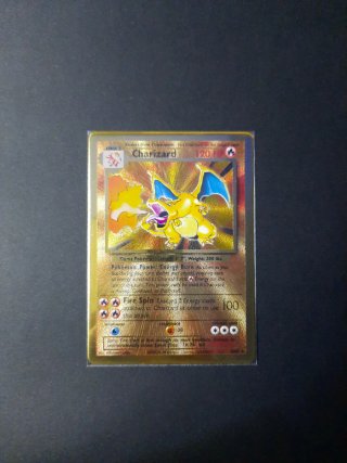 Carta Pokémon Charizard Metálica 25th Aniversario