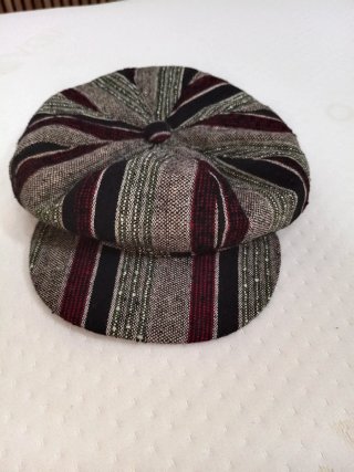 Gorra de tela multicolor