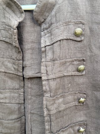 Chaleco de lino marrón, beige o verde militar