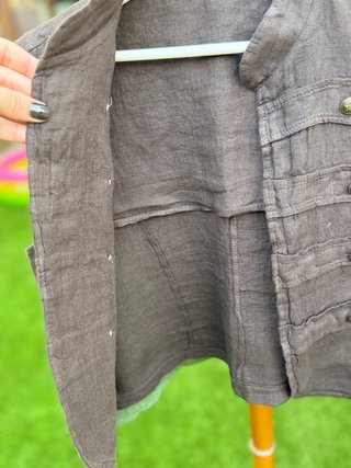 Chaleco de lino marrón, beige o verde militar