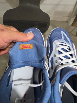 Zapatillas Jordan Azul y Rojo