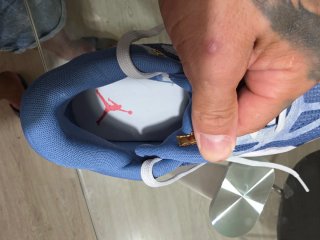 Zapatillas Jordan Azul y Rojo