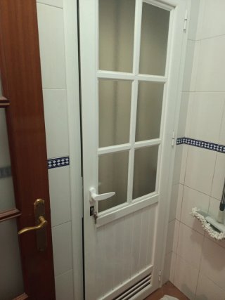 Puerta aluminio 1 hoja abatible