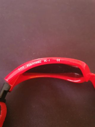 Gafas de sol infantiles rojas