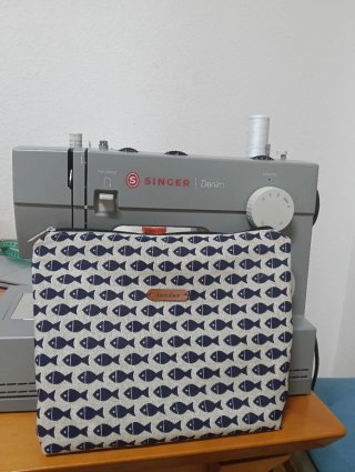 Neceser estampado peces azul y beige. Hecho a mano