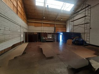 Nave industrial 350m² con 12m de altura
