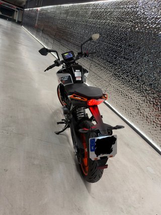 KTM Duke 125 2023 4.900 km Escape IXIL homologado